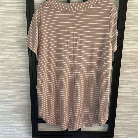 NWT Old Navy taupe and white striped V-neck tunic top short sleeve XL - Picture 4 of 4